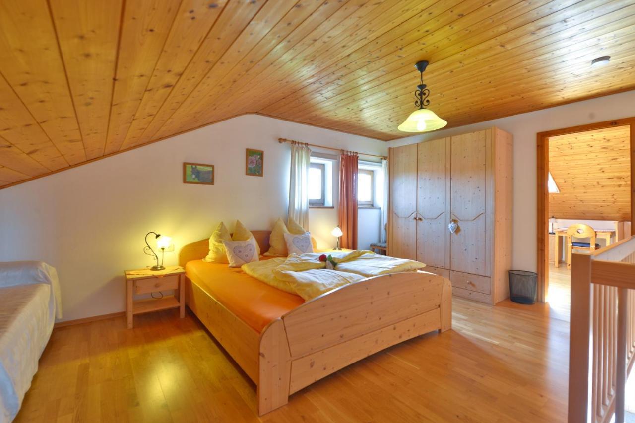 Ferienwohnung Gilg-Kräuterhof Schnaitsee Exterior foto